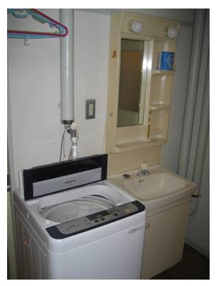 image of laundry room of I-House F