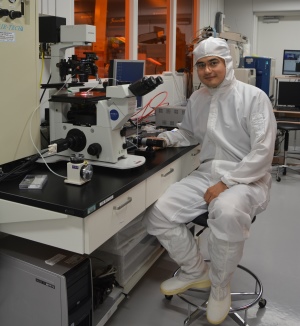 Picture of Yalikun at lab