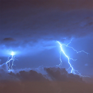 Image of thunderclouds and lightning