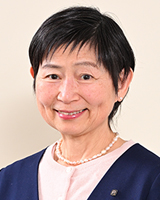 仲 真紀子 理事長特別補佐の写真