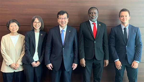 Image of Executive Director Naka, UN University Senior Vice-Rector Shirahase, President Gonokami, UN University Rector Marwala, UN University Program Manager du Bois