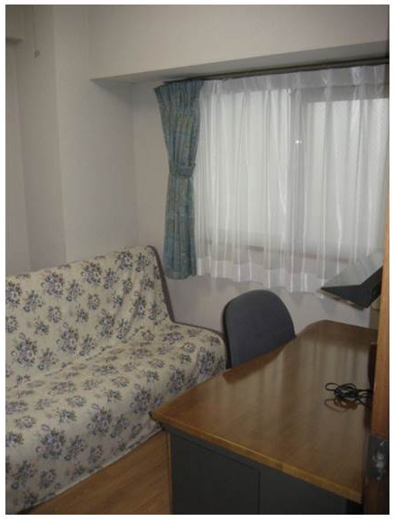 image of bed room (study room) of I-House H for family