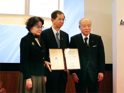 授与式および特別講演会の様子の写真