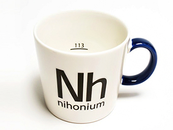 写真：ニホニウムマグカップ(青)