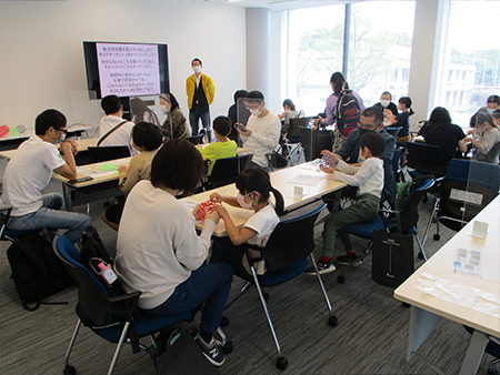 体験イベント「フラーレンを作ろう!」の画像