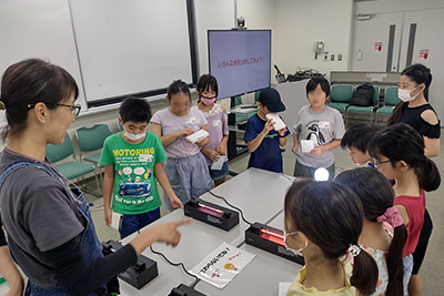 いろいろな光源の光を分光してみました。の写真