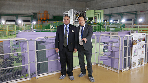 Photo of Ambassador Sibi George and Director Hiroyoshi Sakurai