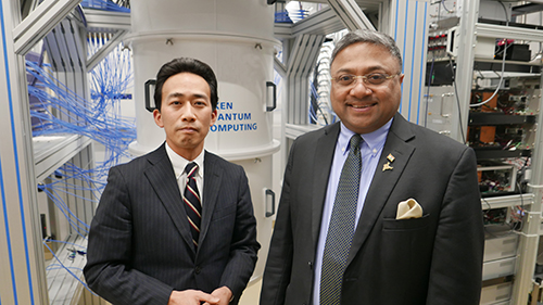 Photo of Unit Leader Eisuke Abe and Ambassador Sibi George