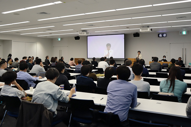 会場の様子の写真