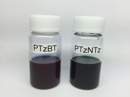 PTzBT（左）とPTzNTz（右）の溶液の写真の画像
