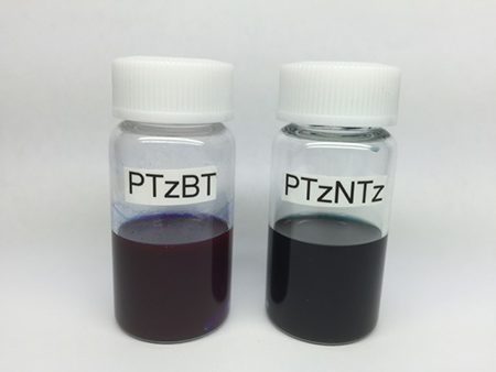 PTzBT(左)とPTzNTz(右)の溶液の写真の画像