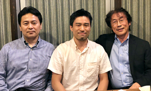 八木 研客員主管研究員、安岡 有理研究員、岡﨑 康司チームリーダーの写真