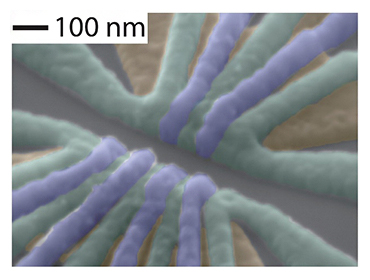 シリコン量子ドット試料の電子顕微鏡の写真