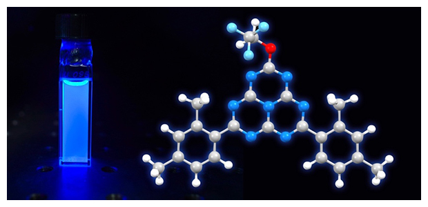 開発した材料の溶液中の発光写真（左）と分子構造の図