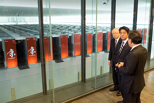 Image of Prime Minister Abe, President Noyori and Dr. Hirao