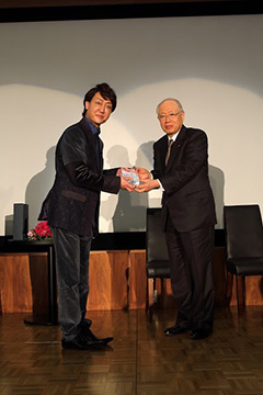 Shunen Ichikawa and Dr Noyori, At RIKEN
