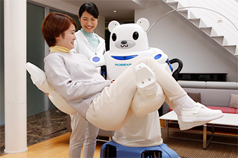 介護支援ロボットROBEARの写真