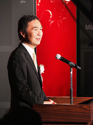 「京」への謝意を述べる松岡聡センター長の写真