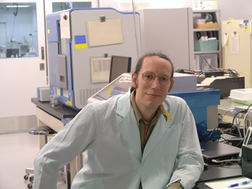 Image of Charles Plessy in the lab