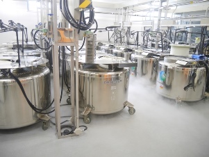 Image of liquid nitrogen tanks