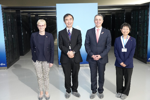 Group photo of President Cassis and RIKEN people