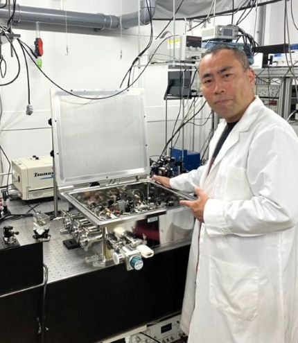 Picture of Norihiko Hayazawa